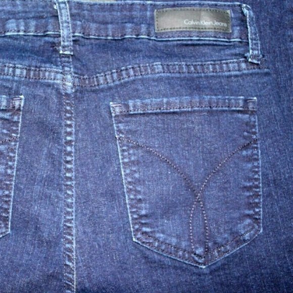 CALVIN KLEIN Women's Dark Washed Jeans - Picture 4 of 10